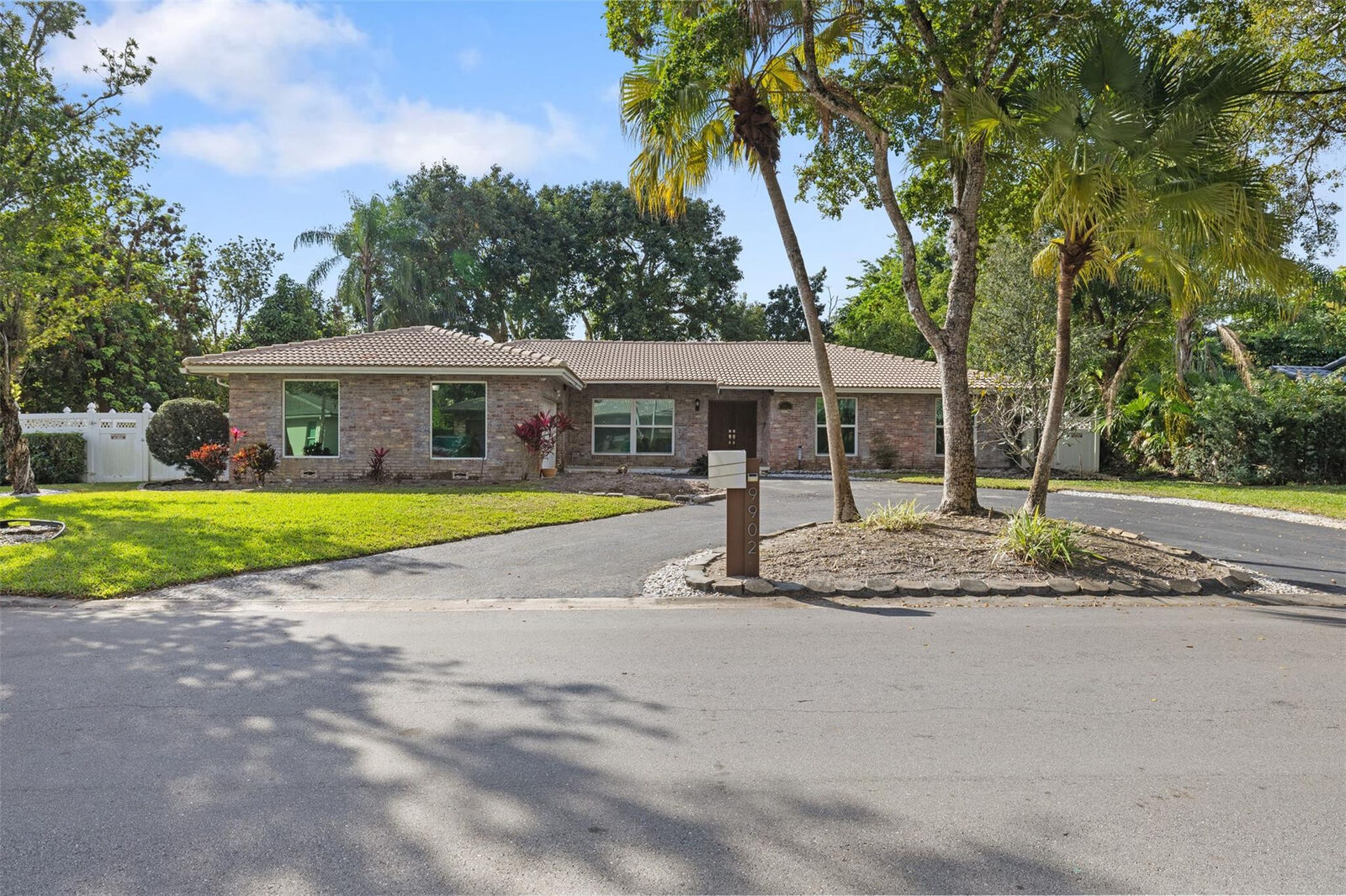 Property Photo:  9902 NW 20th Street  FL 33071 