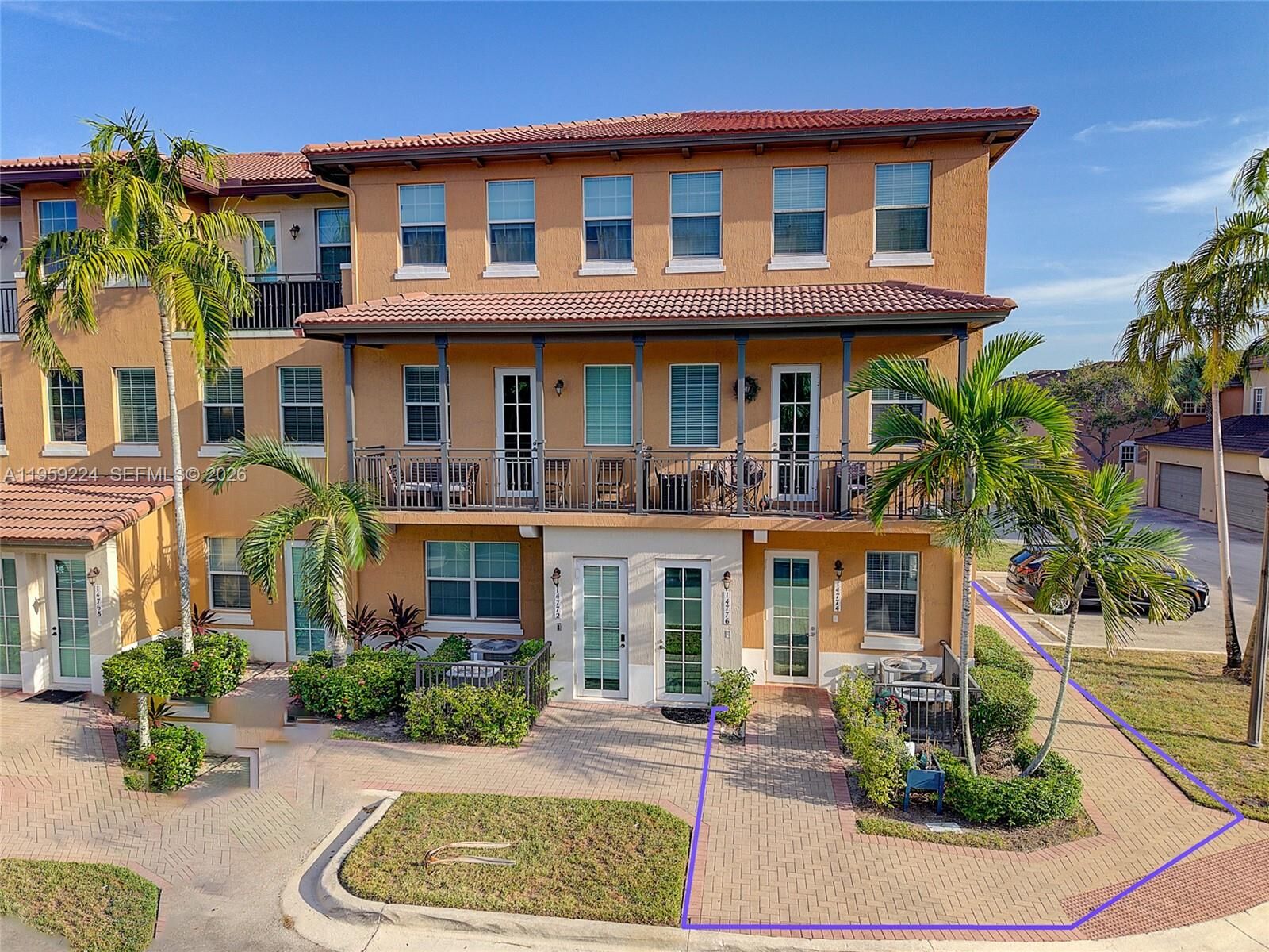 Property Photo:  14774 SW 10th St 10502  FL 33027 