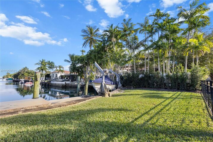 Property Photo: 1051 NE 86th St FL 33138