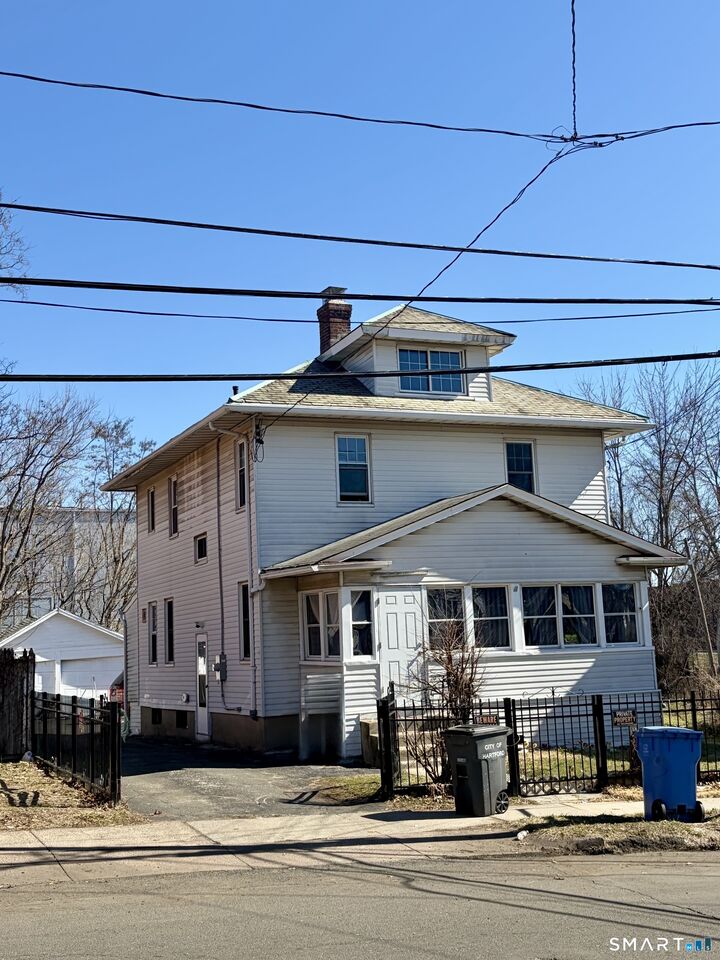 Property Photo:  16 Henry Street  CT 06114 