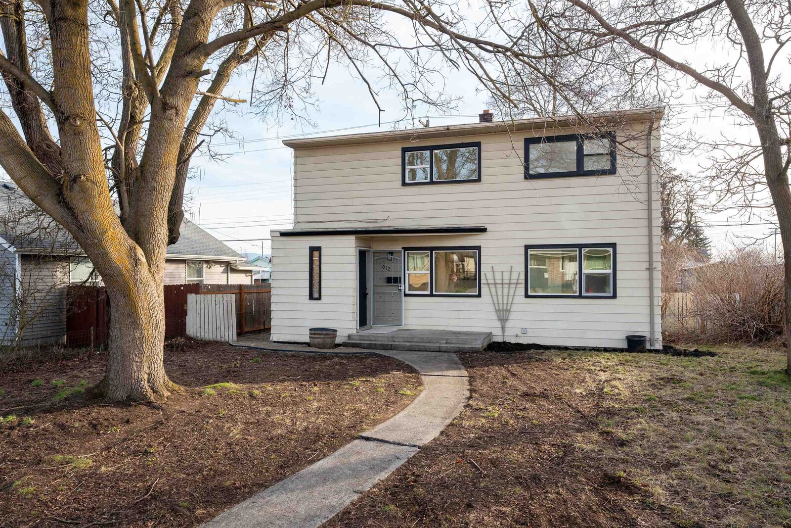 Property Photo: 1012 E Garland Ave WA 99207