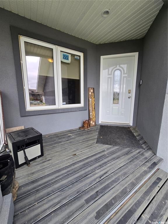 Property Photo:  721 Barber Crescent  SK S4H 0B9 