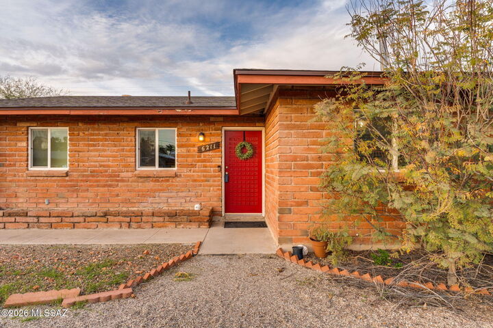 Property Photo:  6211 E 17th Street  AZ 85711 