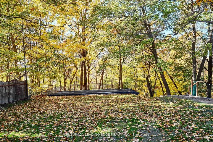 Property Photo:  24 Larwood Boulevard  ON M1M 2M5 