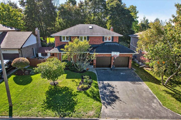 Property Photo: 1309 Scollard Drive ON K9H 7K7