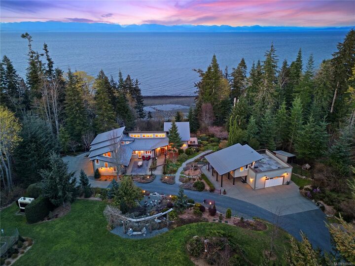 Property Photo: 6520 Eagles Dr BC V9J 1V4