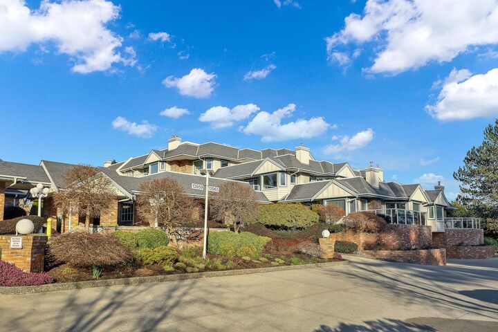 Photo de la propriété:  13965 16 Avenue 114  BC V4A 1P8 