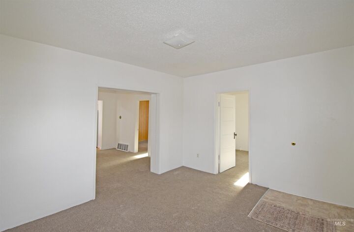 Property Photo:  933 9th Street  WA 99403 