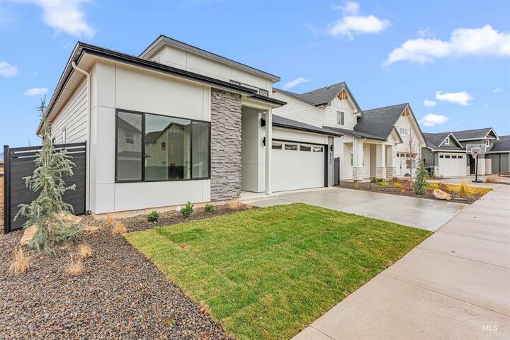 Property Photo:  6684 N Wonder Ave Molalla Bonus  ID 83646 