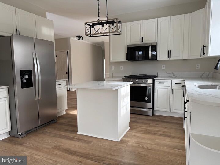 Property Photo:  17 Hook Drive  WV 25405 