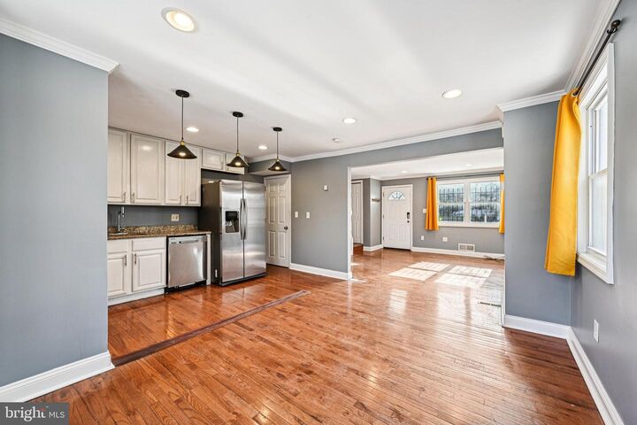 Property Photo:  1215 Cooks Lane  MD 21229 