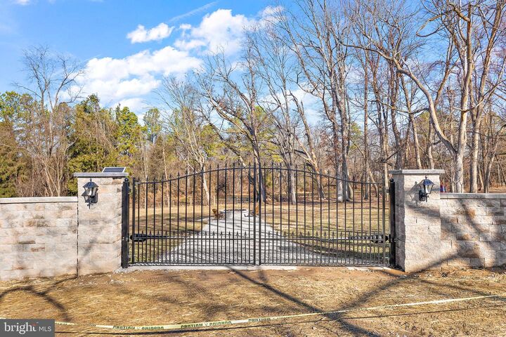 Property Photo:  400 Smith Mill Road  DE 19711 