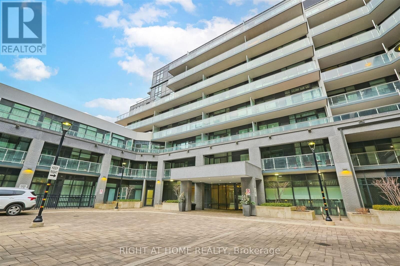 Property Photo:  621 Sheppard Avenue East 321  ON M2K 1B5 