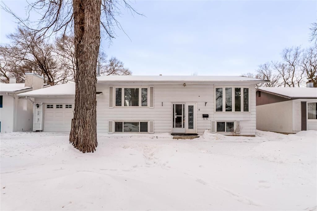 Property Photo: 6 Oakleaf Drive MB R2M 4G7