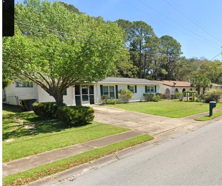 Property Photo:  123 SW Robinwood Drive  FL 32548 