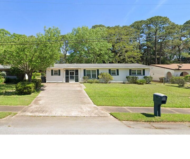 Property Photo:  123 SW Robinwood Drive  FL 32548 