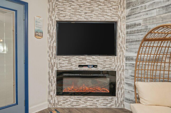 Property Photo: 636 W Caladium Circle # B FL 32413