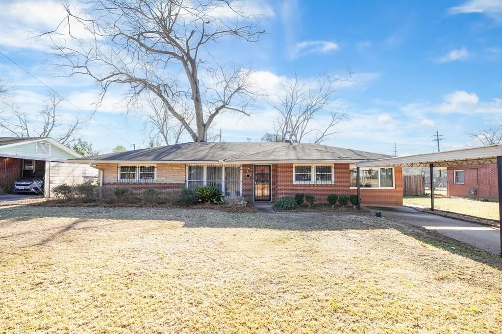 Property Photo:  2058 Somerset Avenue  GA 31903 