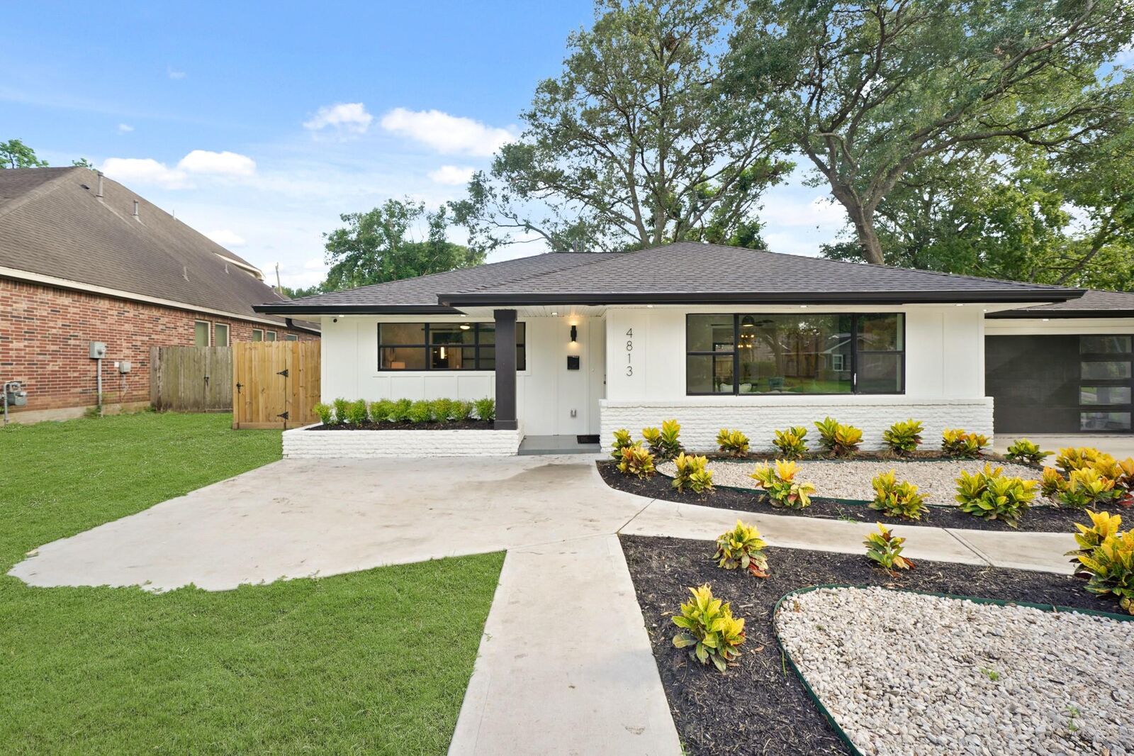 Property Photo:  4813 Hummingbird Street  TX 77035 