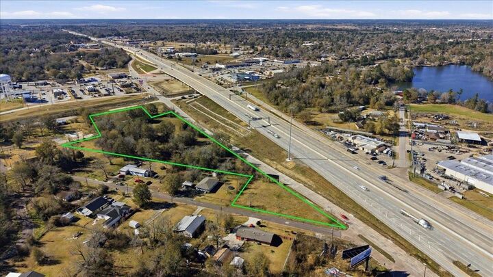 Property Photo: 5.432 Acres Ih 10 TX 77630