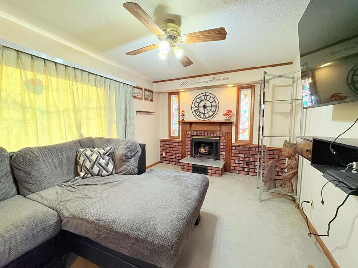 Property Photo:  304 Lincoln Street  IA 50666 