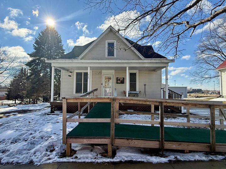 Property Photo: 513 Panama Street IA 50658