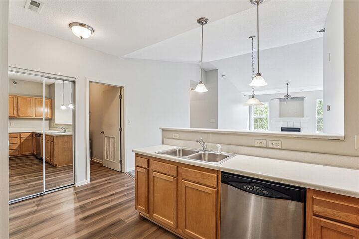 Property Photo:  1313 SE University Avenue 206  IA 50263 