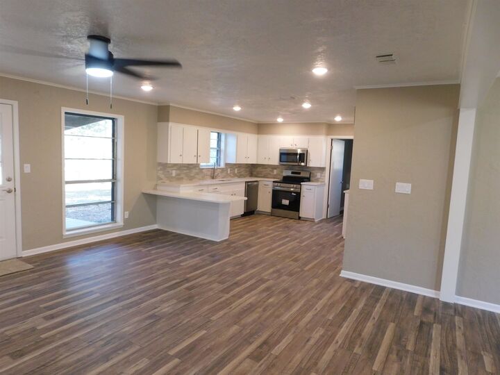 Property Photo: 1516 Frost St TX 75644