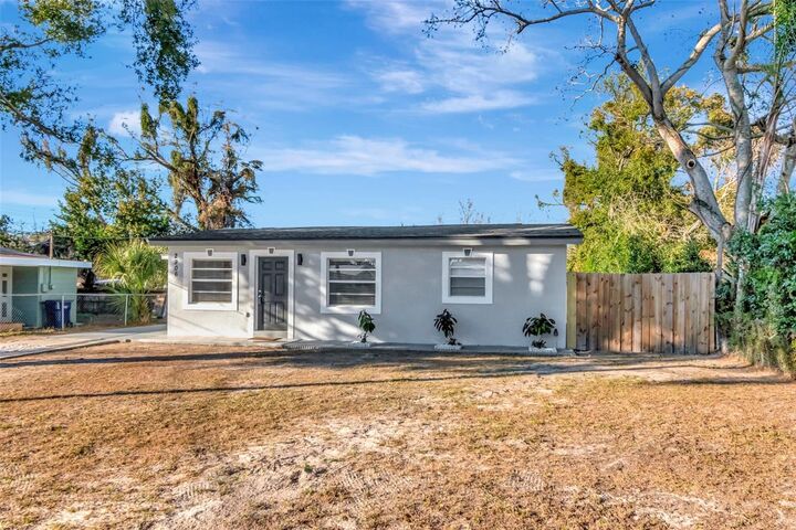 Property Photo: 2906 E 97th Avenue FL 33612