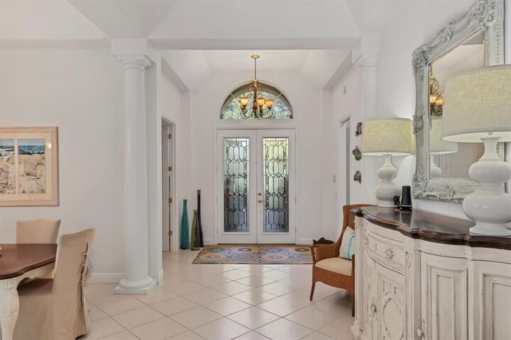 Property Photo: 8135 Abingdon Court FL 34201
