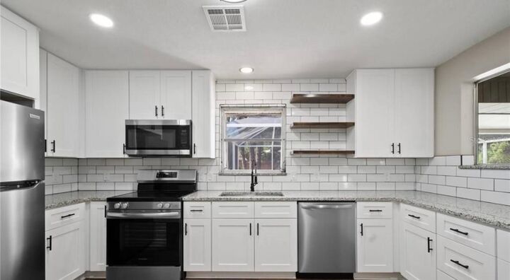 Property Photo: 2981 Crane Avenue FL 34286