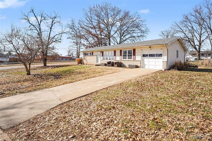 Property Photo: 10569 Sonata Drive MO 63123