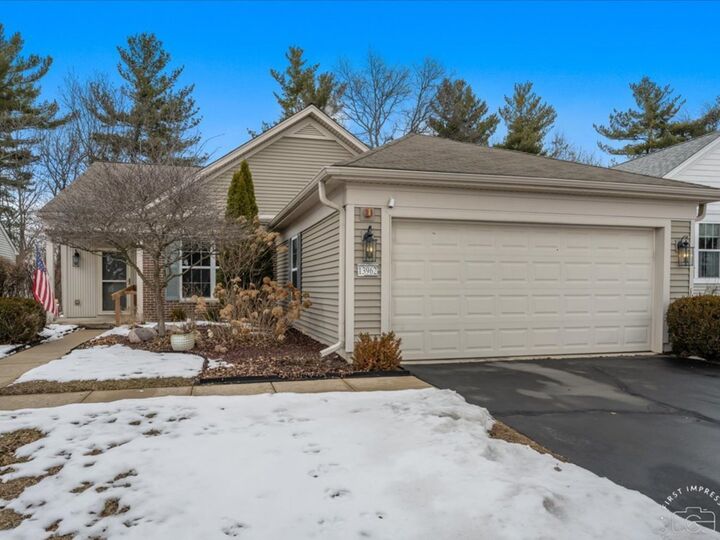 Property Photo:  13962 Redmond Drive  IL 60142 