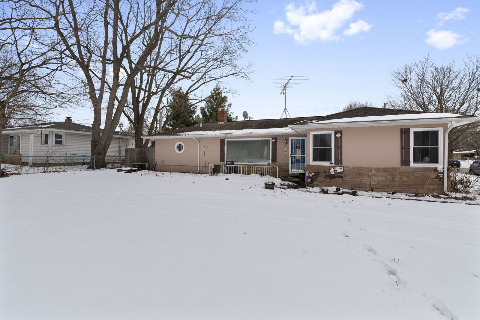 Property Photo:  1215 Carmel Boulevard  IL 60099 