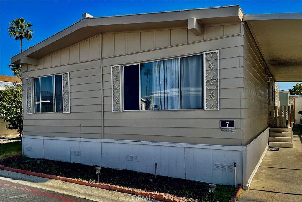 Property Photo:  2139 4th Street 7  CA 91764 