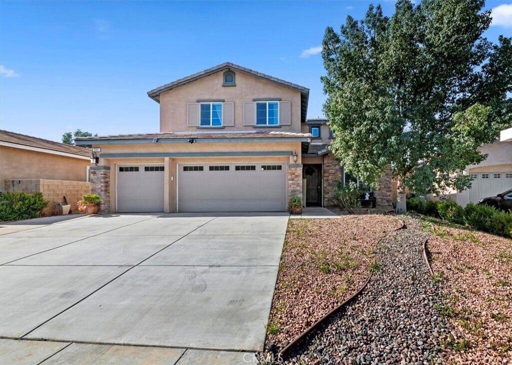 Property Photo:  335 Pinnacle  CA 92570 