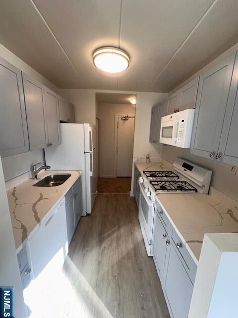 Property Photo:  873 Main Street 2E  NJ 07601 