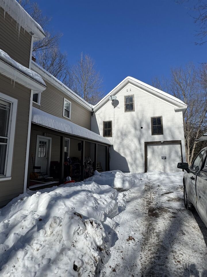 Property Photo:  6 Maple Street  NH 03470 
