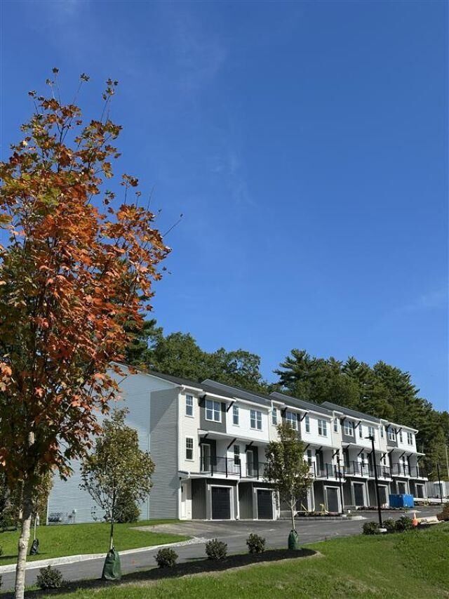 Property Photo: 1 Boulder Way NH 03109