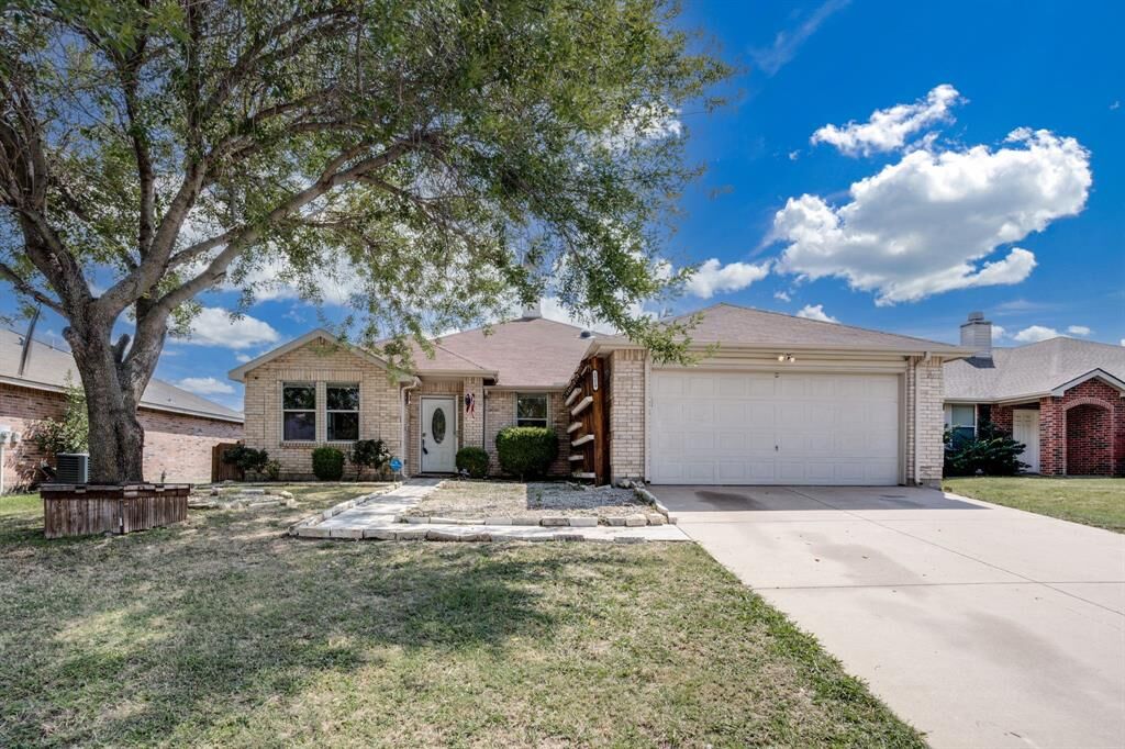 Property Photo:  2219 Zion Hill  TX 75052 