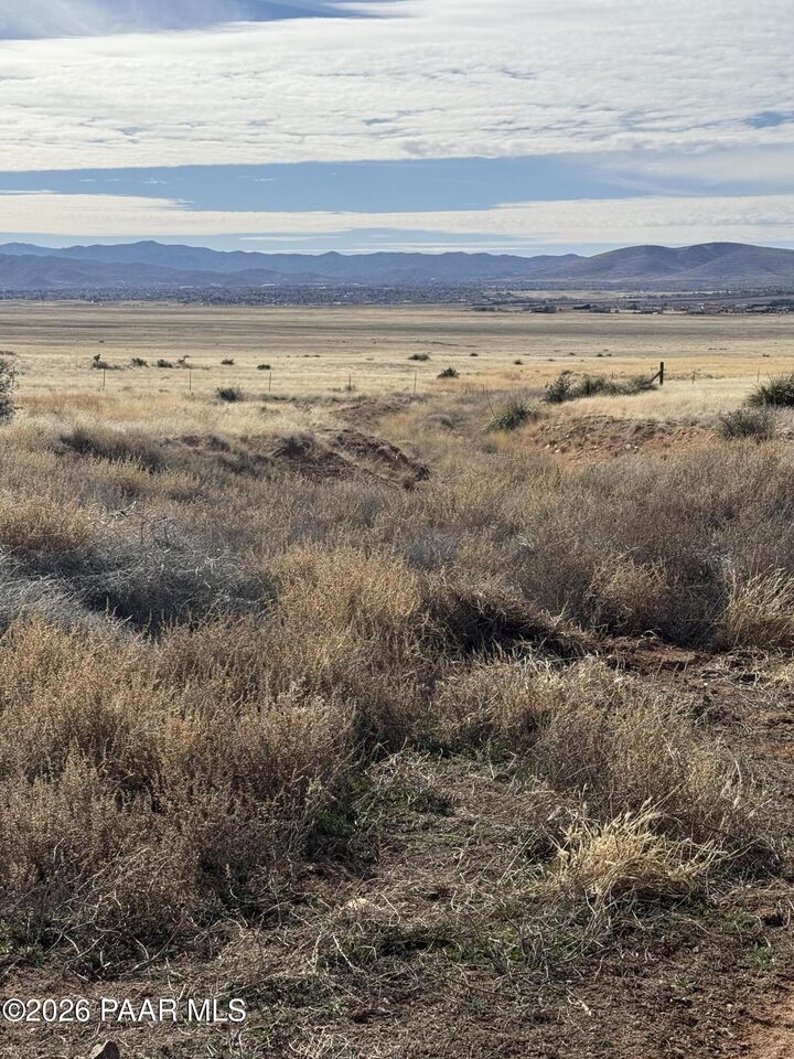 Property Photo:  9006 N Velvet Forest Way  AZ 86315 