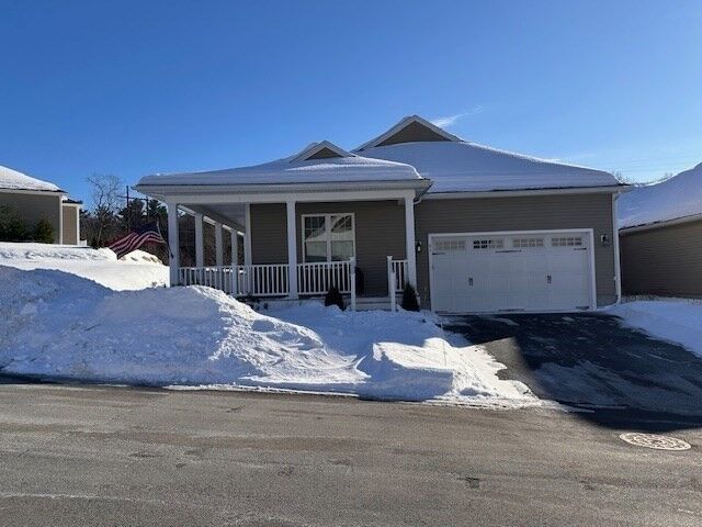 Property Photo:  61 Spring Hill Dr 61  MA 01569 