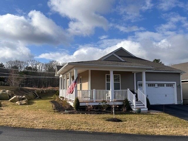 Property Photo:  61 Spring Hill Dr 61  MA 01569 