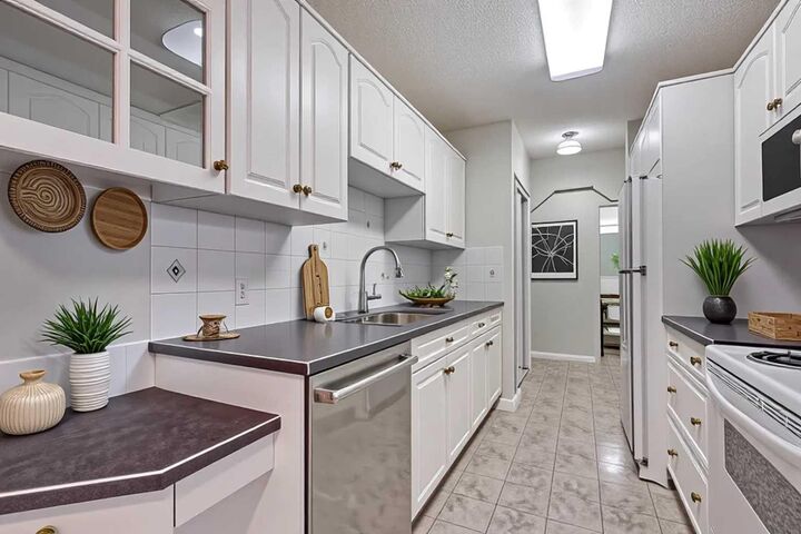 Property Photo: 5330 47 Avenue 312 AB T4N 3R2