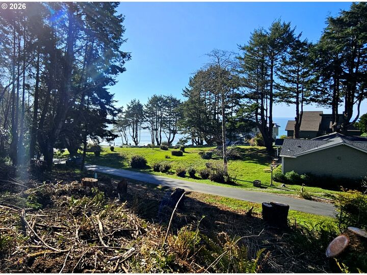 Property Photo:  Deer Park Dr 500  OR 97415 