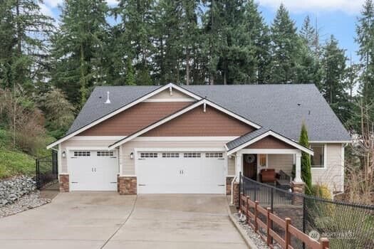 Property Photo: 10218 45th Street E WA 98372