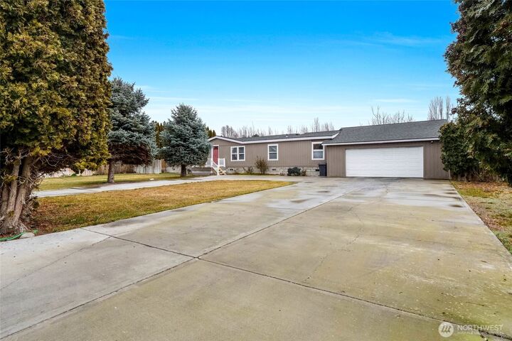 Property Photo:  3431  Firouzi Drive NE  WA 98837 