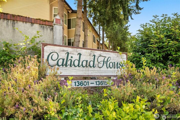 Property Photo: 13611 NE 8th Street 106 WA 98005