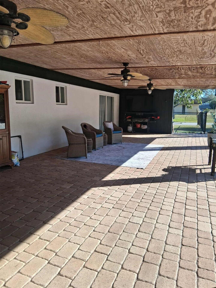 Property Photo:  5191 SW 109th Avenue  FL 33328 