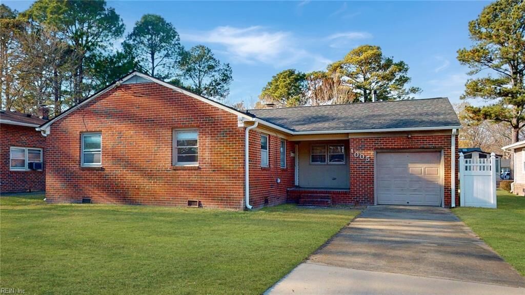 Property Photo: 1005 North Ave VA 23605